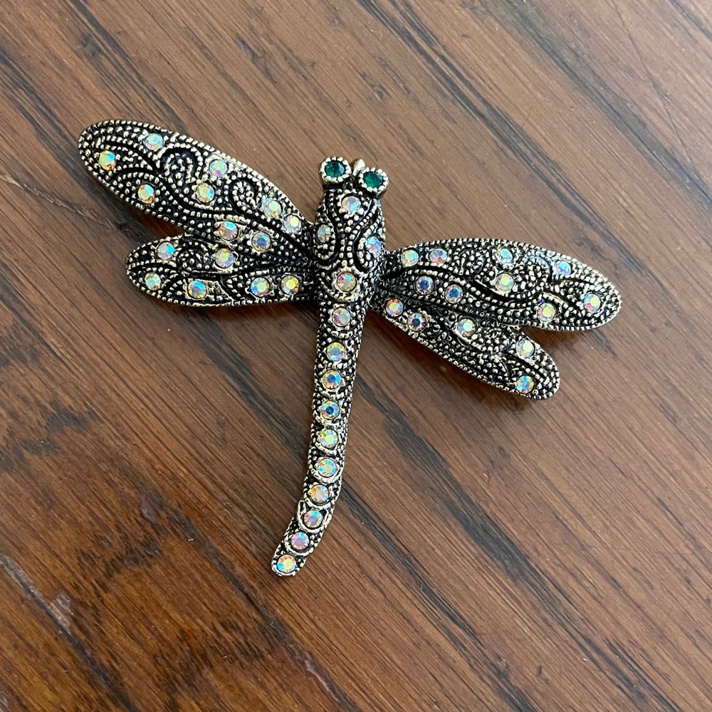 Elegant Dragonfly Brooch with Rhinestones